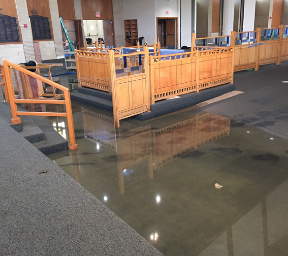 UJA Federation of New York >> Synagogue flooded by
Hurricane Harvey in 2017.